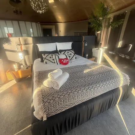 Pensionat Atypique, Jacuzzi & Piscine 4
